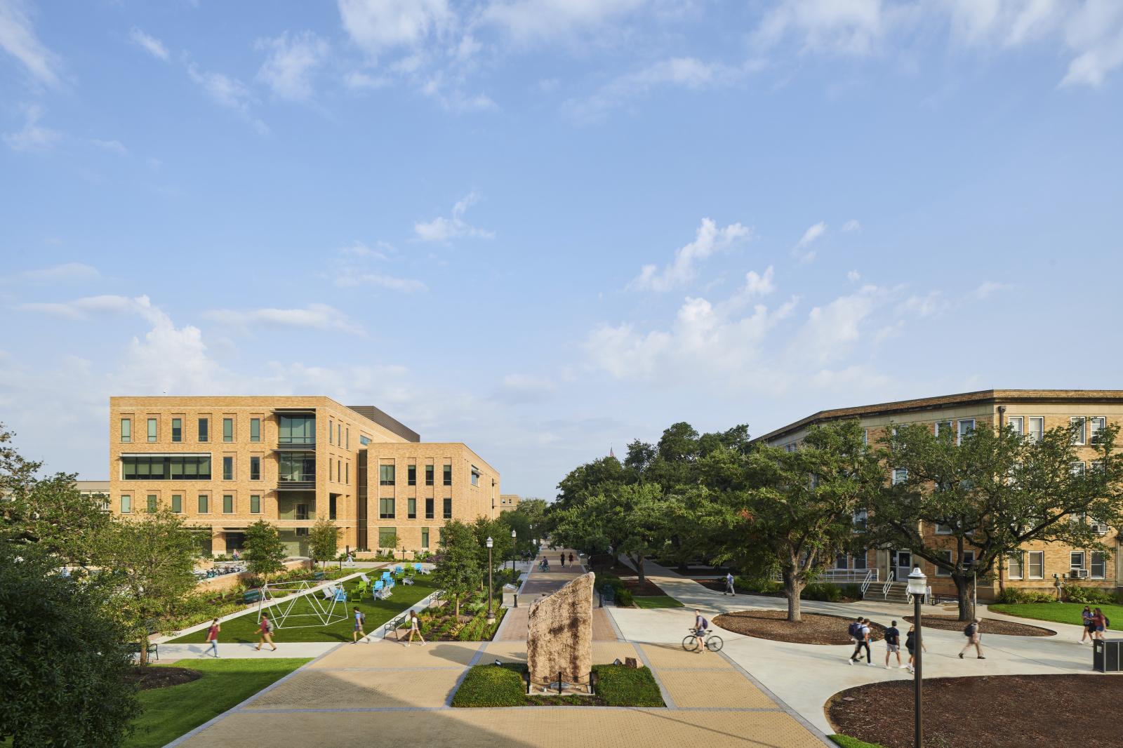 Texas A&M University Advances Engineering Education with State-of-the-Art  Complex Built on Aruba Mobile-First Solutions